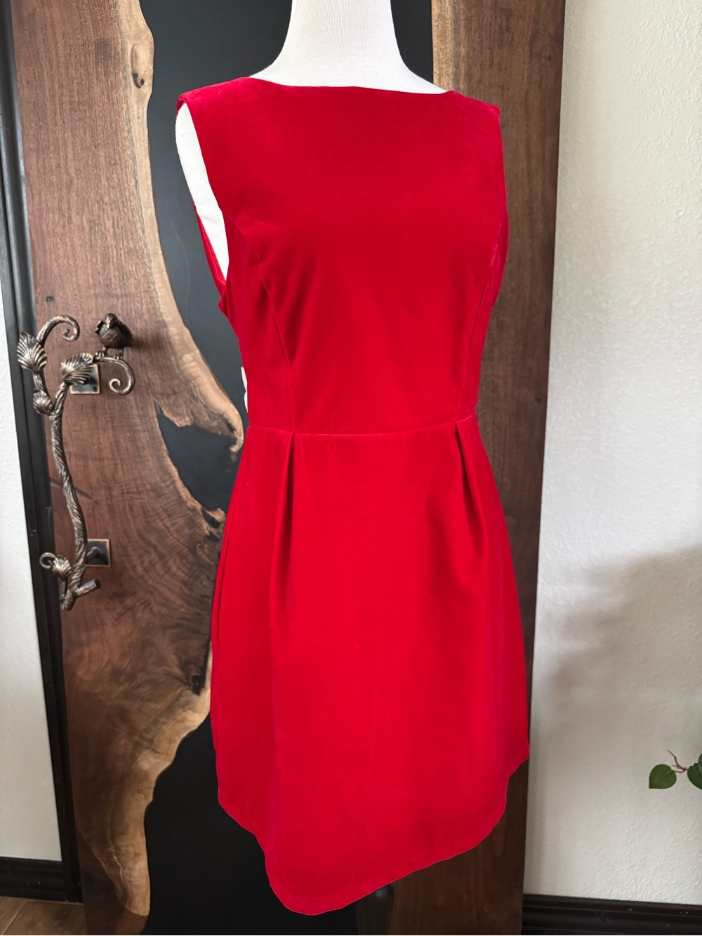 Elegant Red Velvet Mini Dress with Boat Neck V Back Bow - Large